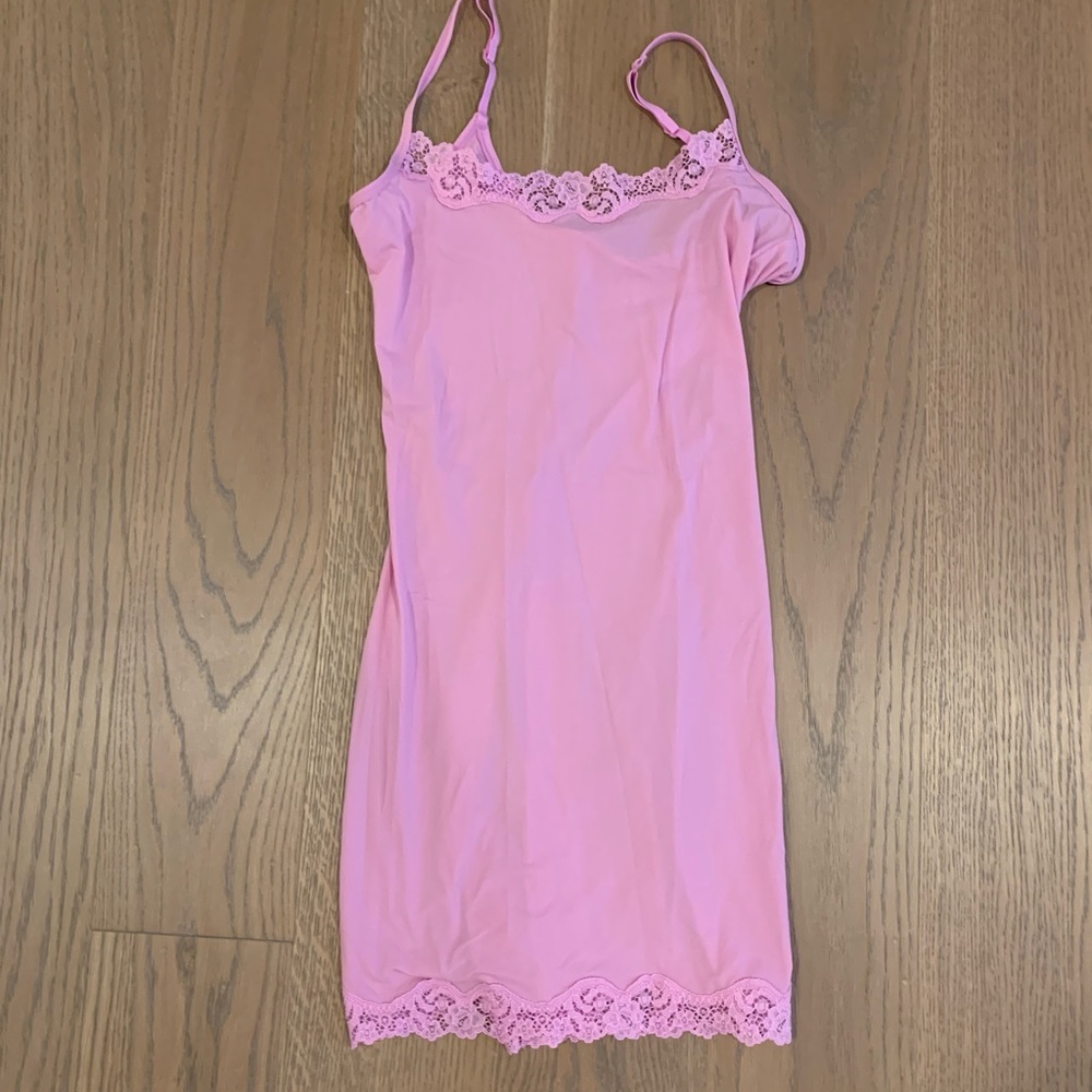 Skims fits everybody lace dress color petal